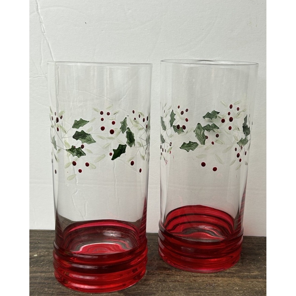 Set Of 2 Pfaltzgraff Winterberry Glasses Tumblers Red Laser Cut 20 oz Christmas